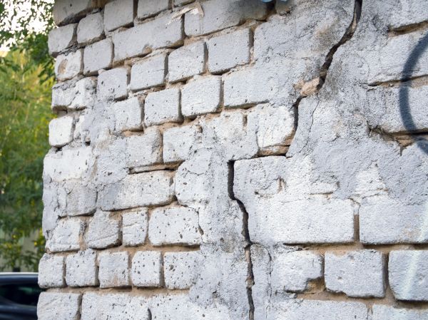Cracked Brick Wall Repair in Fort Walton Beach